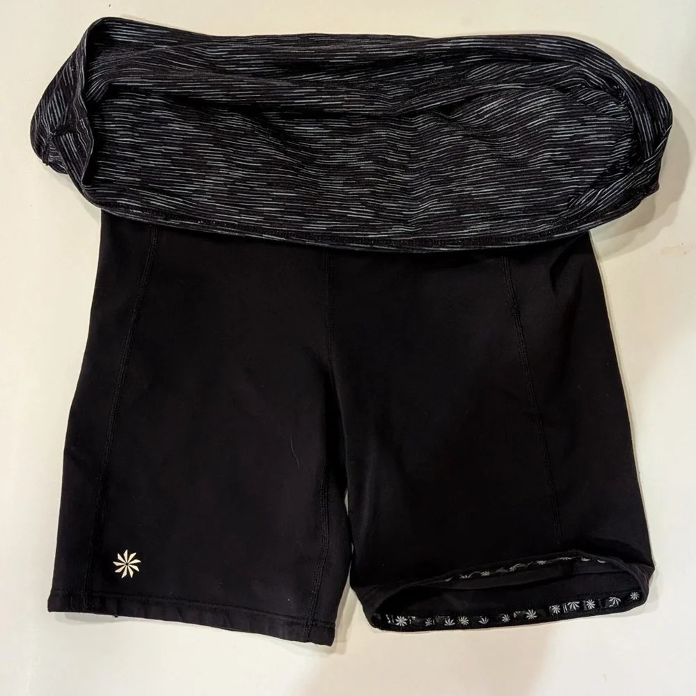 Atheta Women’s Skort  Size Small Black with grayish white design